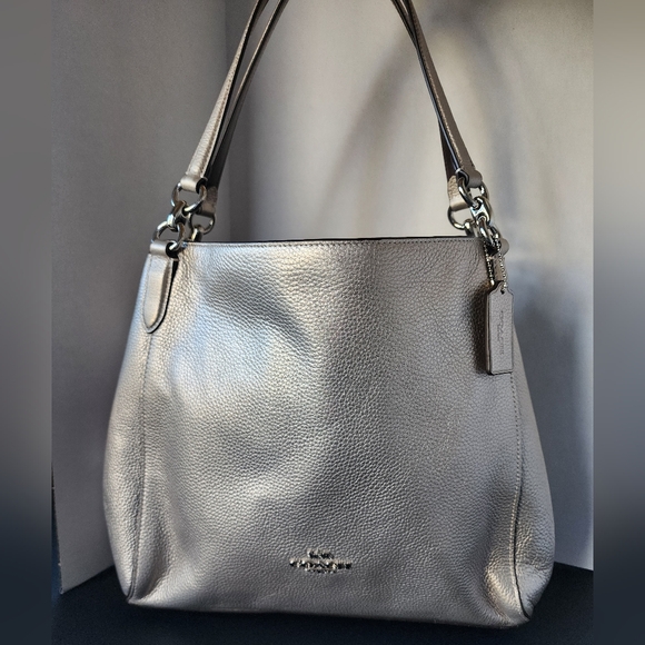 ✨️NWT✨️ Coach Metallic Pebbled Leather Hallie Hobo, Triple Compartment, 2019 - Picture 2 of 9
